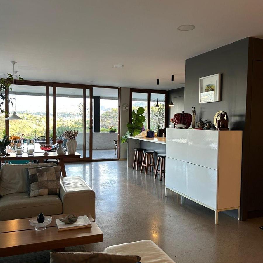 Vendo Lujoso Departamento Moderno en Exclusivo Edificio en Pillahua Vista — imagen 3