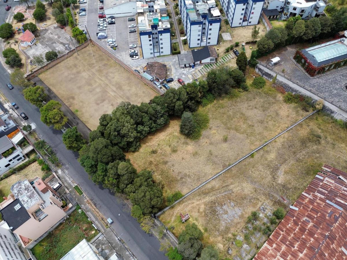 Macrolote de Venta en Granda Centeno, Parroquia Rumipamba — imagen 9