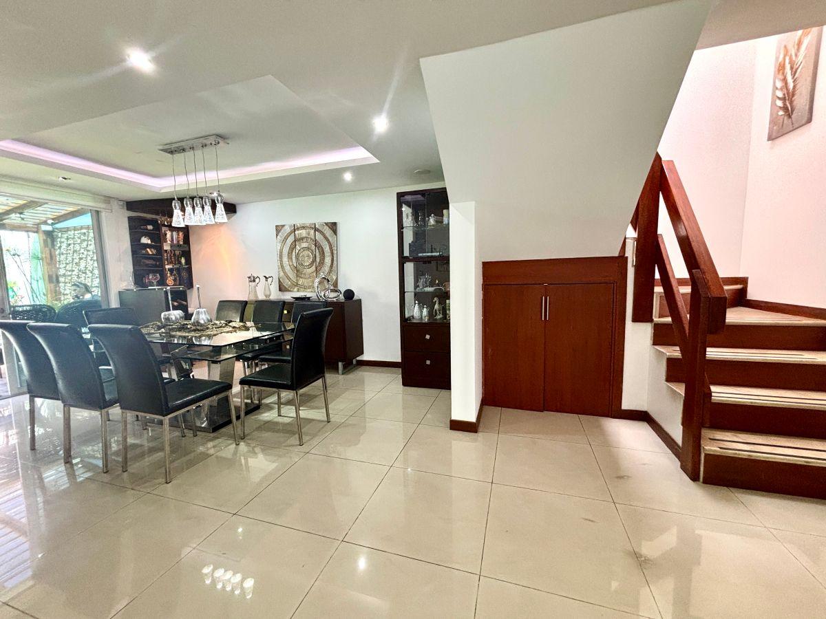 Linda Casa en Venta Sector La Primavera II - Cumbayá — imagen 10