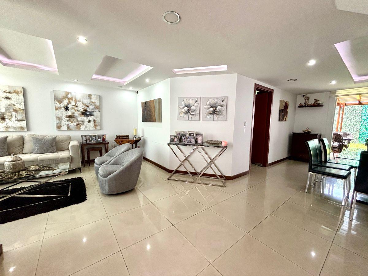 Linda Casa en Venta Sector La Primavera II - Cumbayá — imagen 6