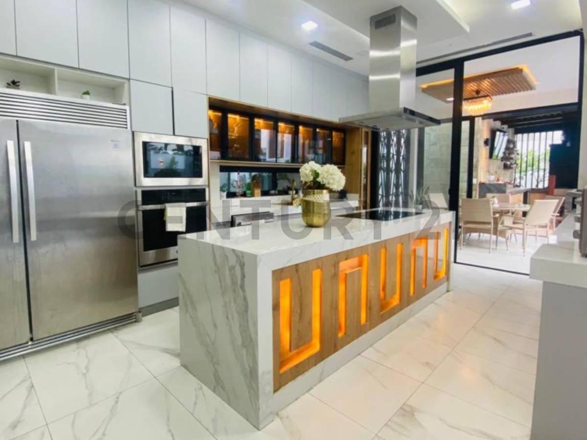 Venta Casa con Piscina en Isla Mocolí, Samborondón, Guayas — imagen 7