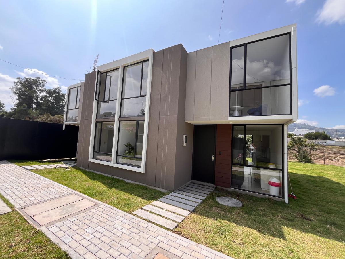 Casa por Estrenar en Conjunto en Tumbaco, Ruta Viva Escalón Tumbaco — imagen 7