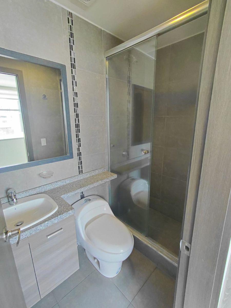 Lindo Departamento de 2 Dorm. en Rumipamba, Cerca de La Ute y Parque Carolina — imagen 6