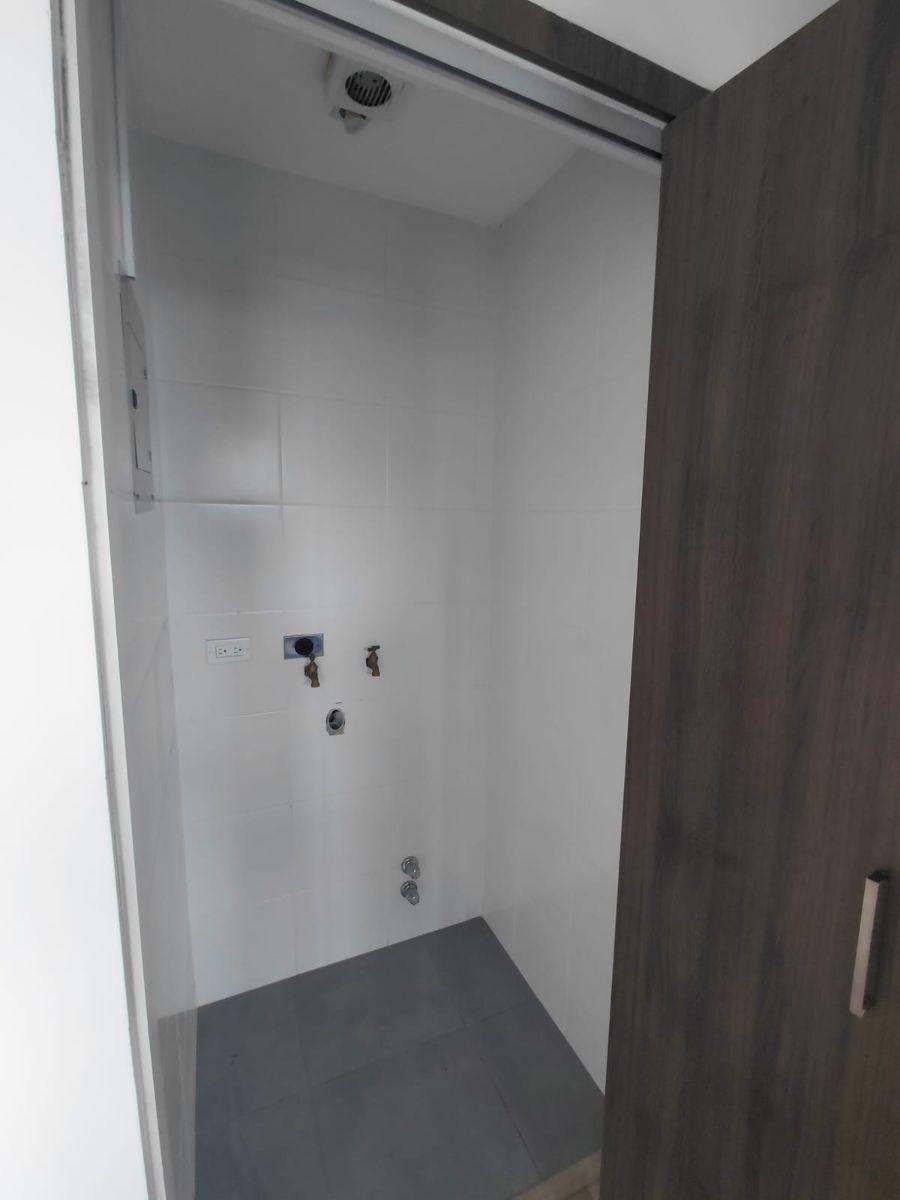 Lindo Departamento de 2 Dorm. en Rumipamba, Cerca de La Ute y Parque Carolina — imagen 2