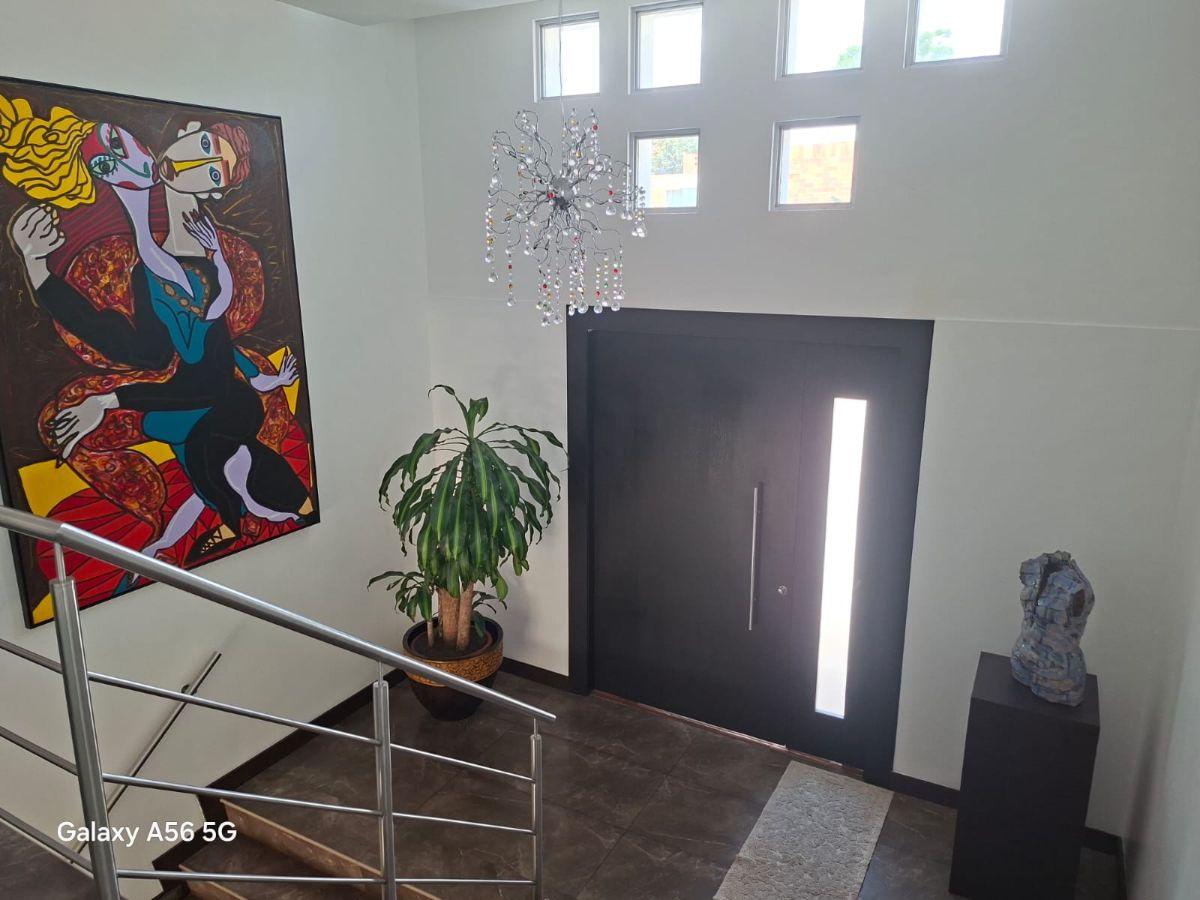 Moderna Casa con 400 m² y 5 Dorm. en Venta en El Corazón de Cumbayá — imagen 9