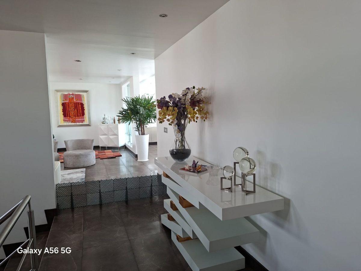 Moderna Casa con 400 m² y 5 Dorm. en Venta en El Corazón de Cumbayá — imagen 7