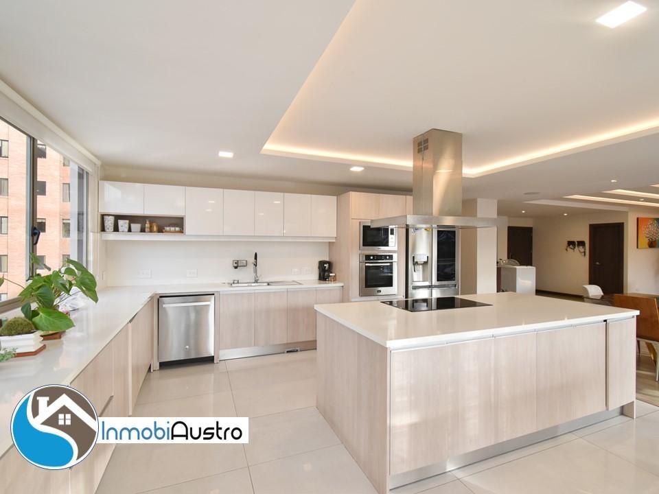 Av Ordoñez Lazo, Venta de Penthouse con Acabados de Lujo, Azuay — imagen 9