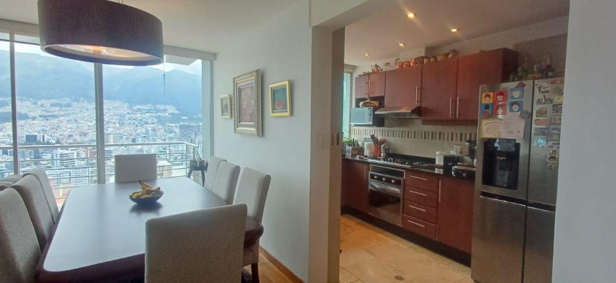 Vendo, González Suárez Apartamento, 2 Dorm., Garajes, Balcón, Vista Inigualable! — imagen 9