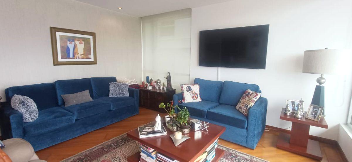 Vendo, González Suárez Apartamento, 2 Dorm., Garajes, Balcón, Vista Inigualable! — imagen 3