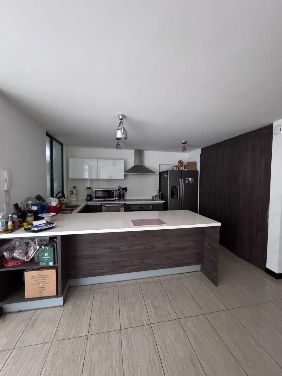 Vendo Departamento en La Mejor Zona de Cumbaya Dept 2 Dorm. 140 m Más 100 m de Patio — imagen 9