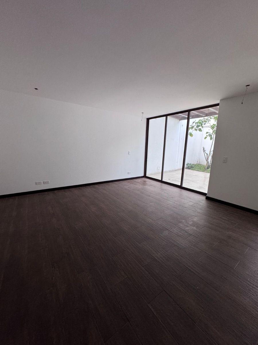 Vendo Departamento en La Mejor Zona de Cumbaya Dept 2 Dorm. 140 m Más 100 m de Patio — imagen 8