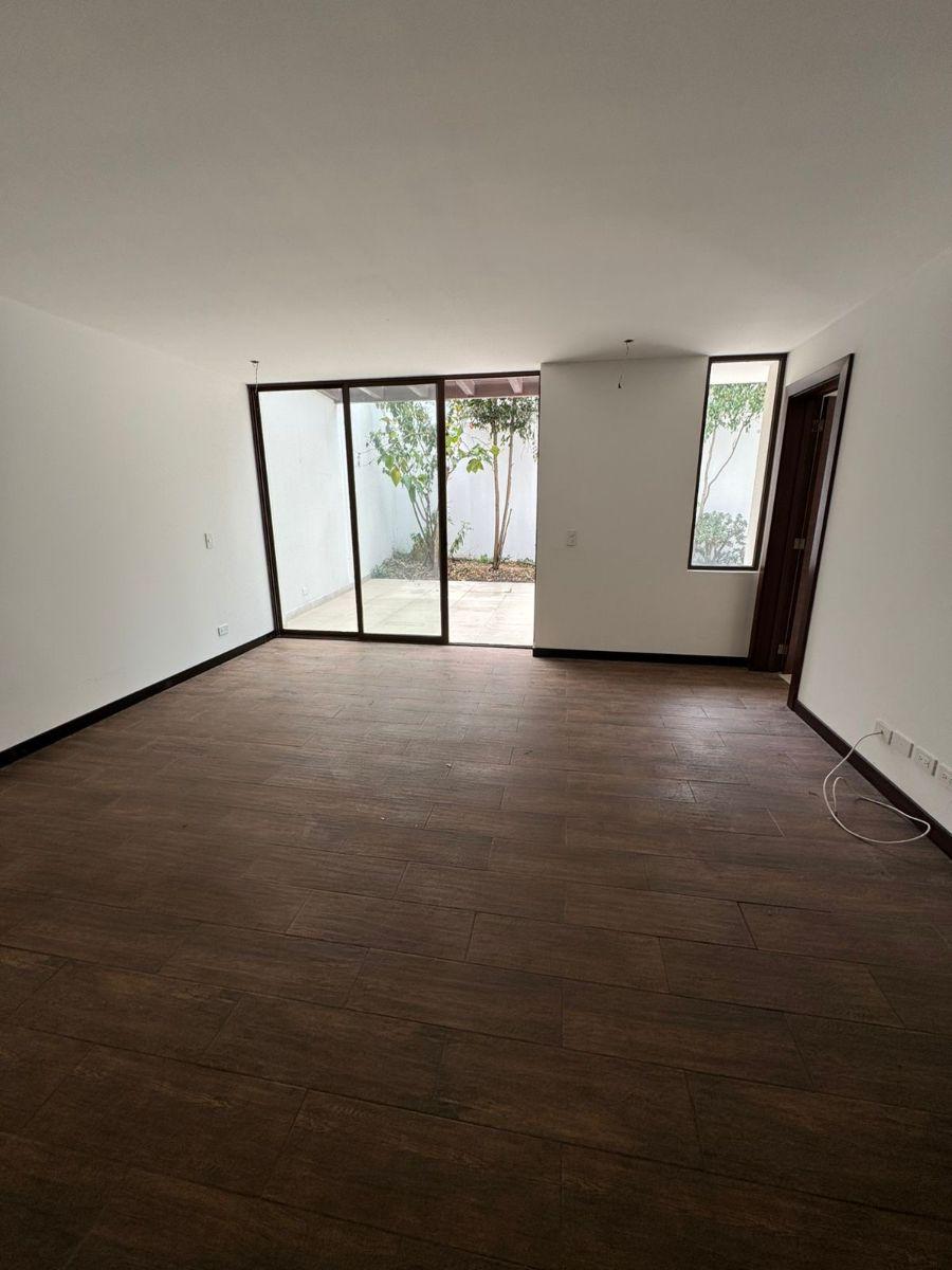 Vendo Departamento en La Mejor Zona de Cumbaya Dept 2 Dorm. 140 m Más 100 m de Patio — imagen 7