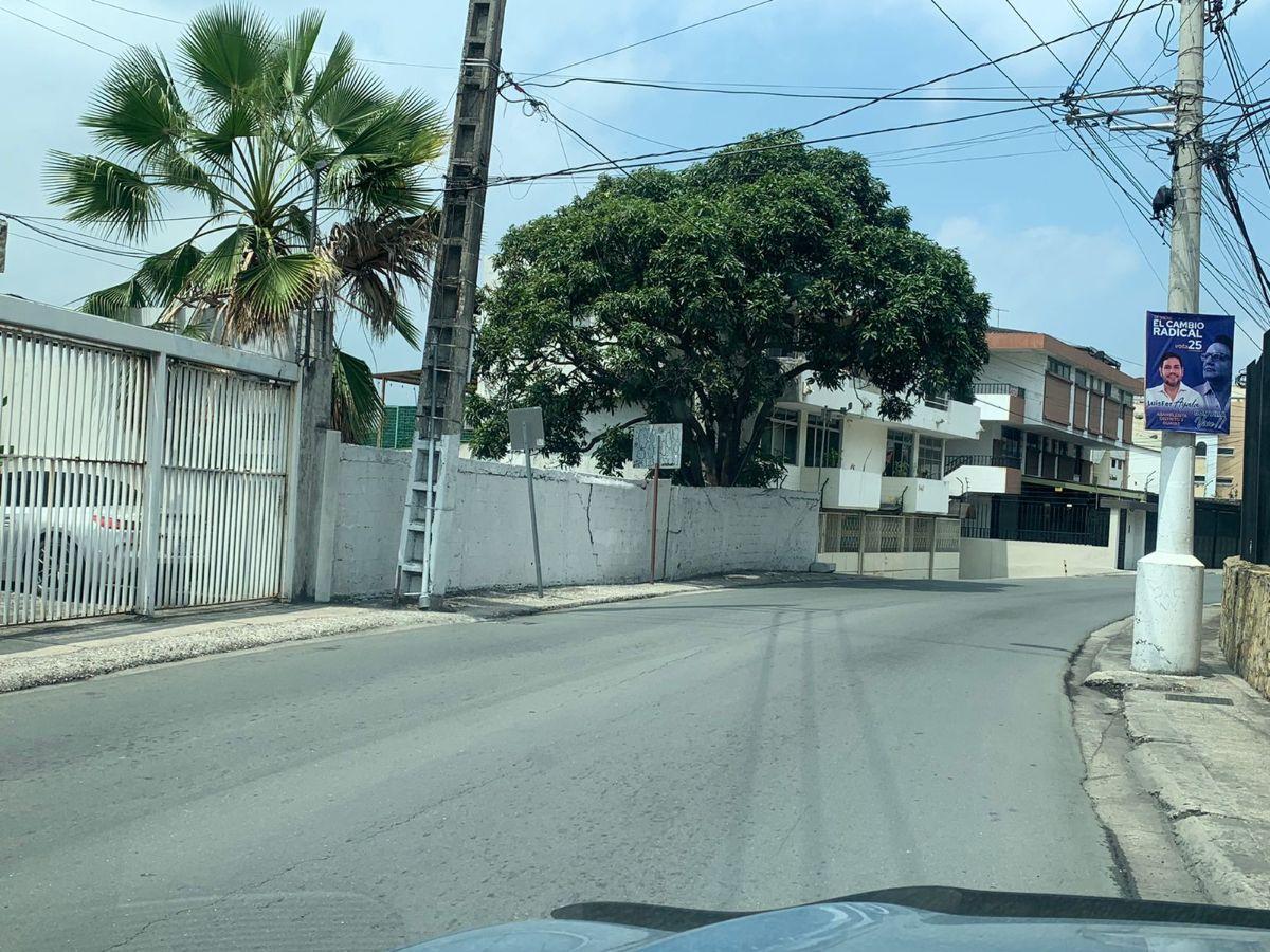 Lomas de Urdesa Terreno Aterrazado en Venta - A. Salazar, Guayas — imagen 3