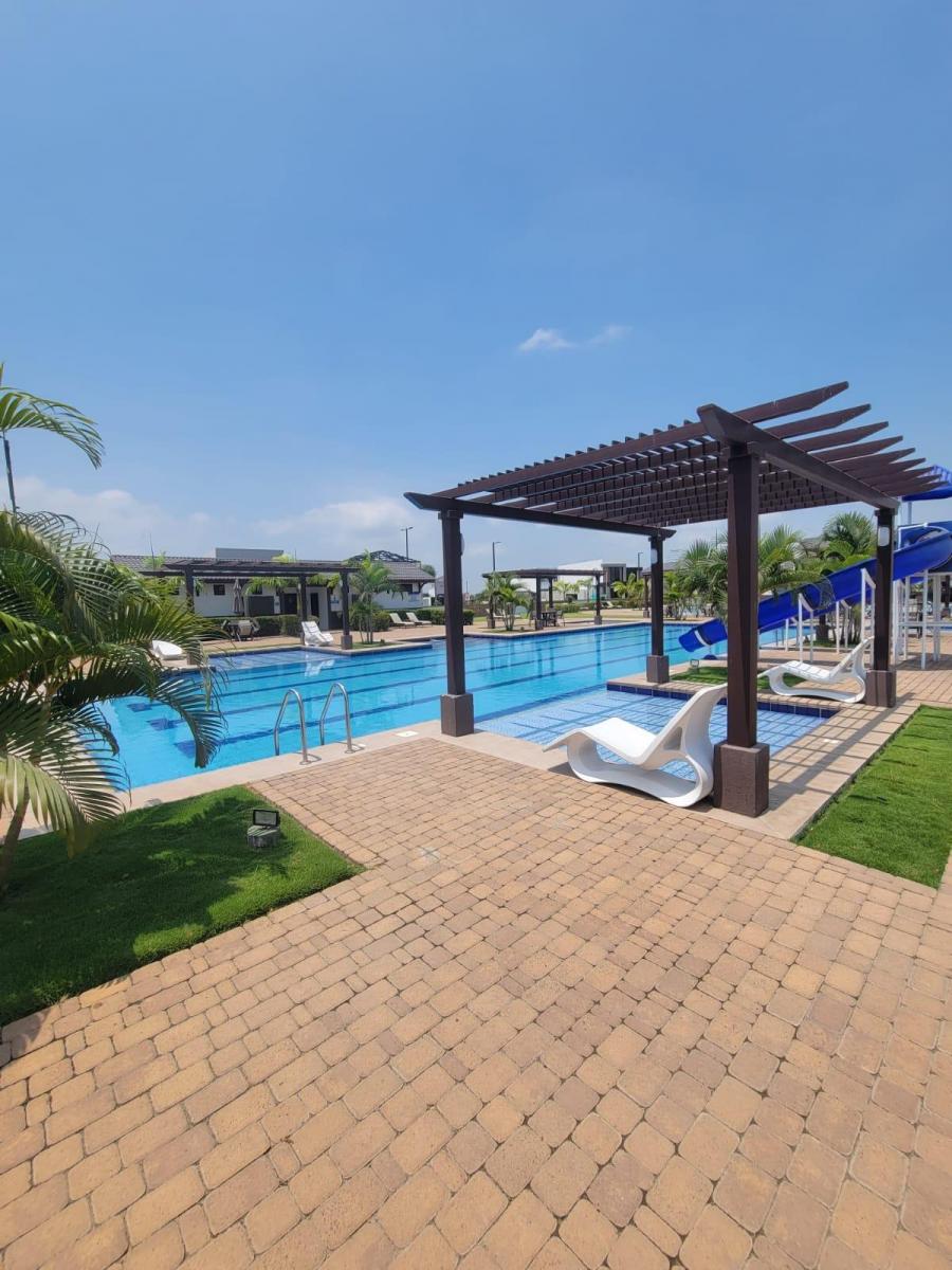 En Venta Exclusivo Terreno Esquinero con Vista Al Río en Isla Celeste Babor Samborondón | $390/m², Guayas — imagen 2