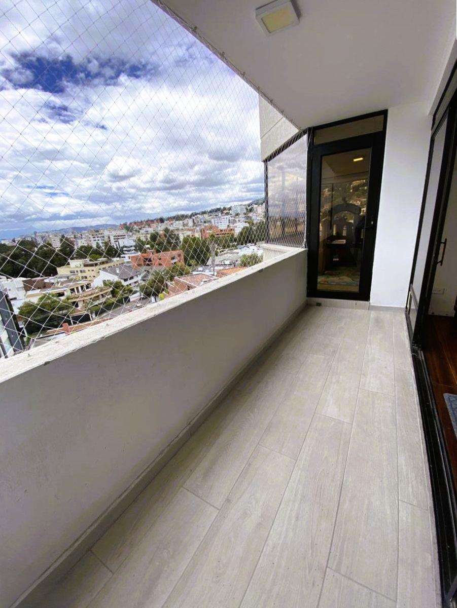 Amplio Departamento Remodelado con Hermosa Vista en Venta en Quito Tenis — imagen 5