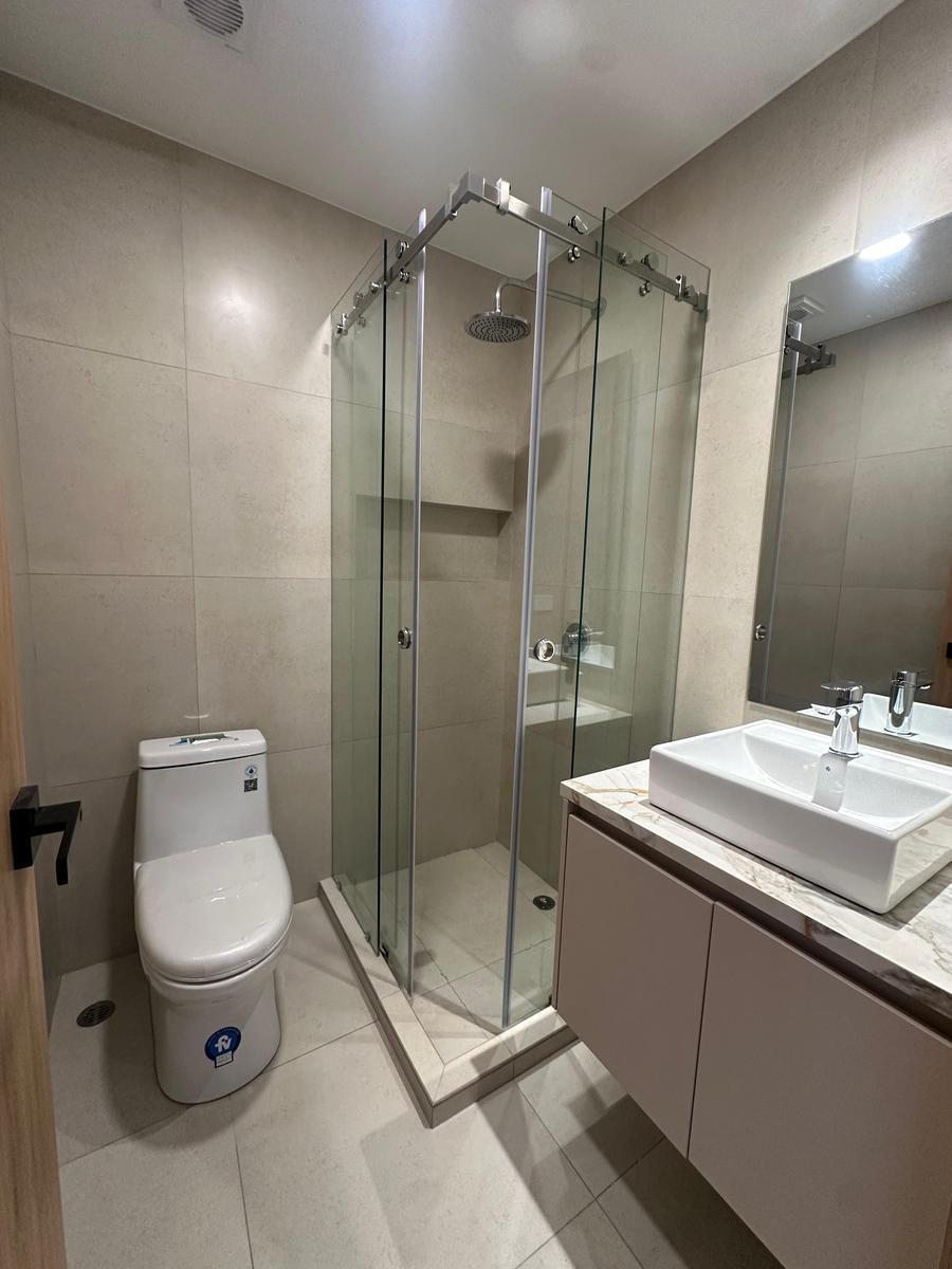 Ira Venta Departamento Piso 17 de 2 Habitaciones. Sector La Carolina. Av Shyris. Provincia de Pichincha — imagen 3