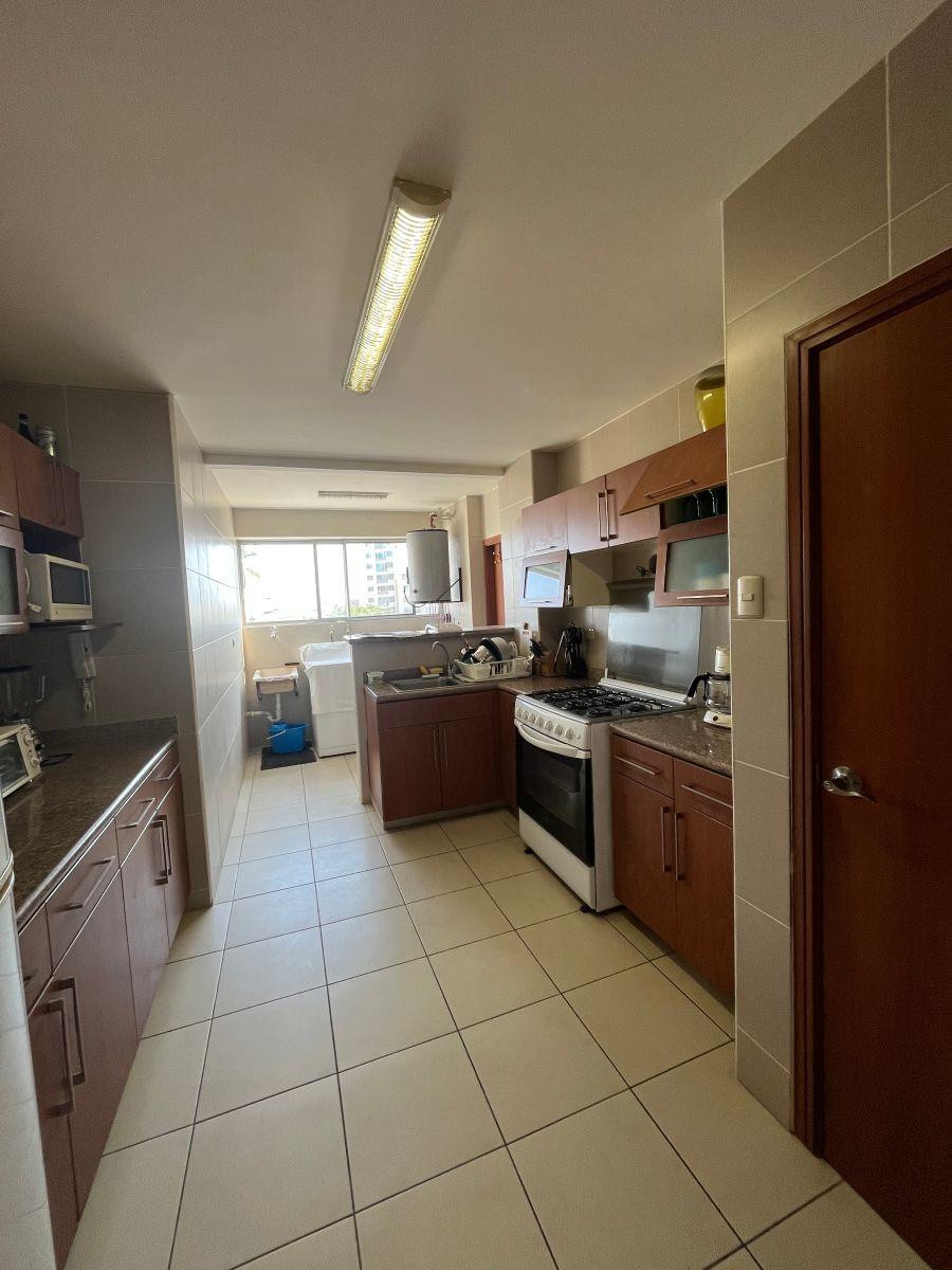 Departamento en Venta Al Pie del Mar – San Lorenzo, Salinas — imagen 2
