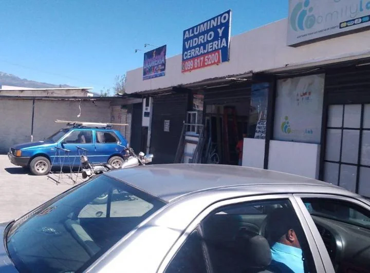 Terreno Comercial de 1062 m² en Venta en Calderón Sobre La Giovany Calles — imagen 1