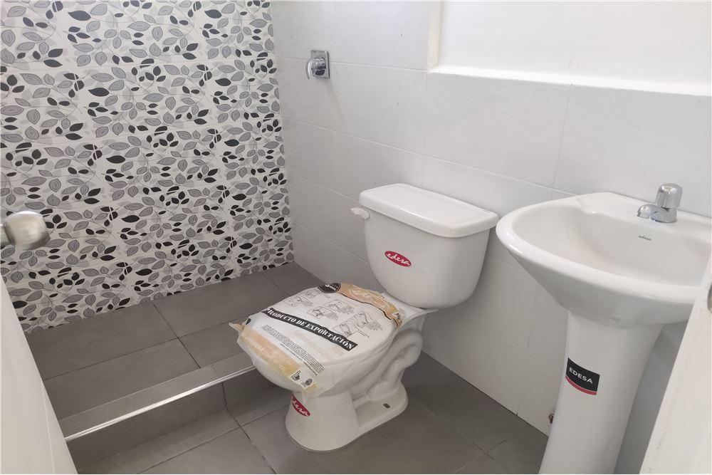 Casa de Venta en Urbanizacion Portoviejo, Manabí — imagen 2