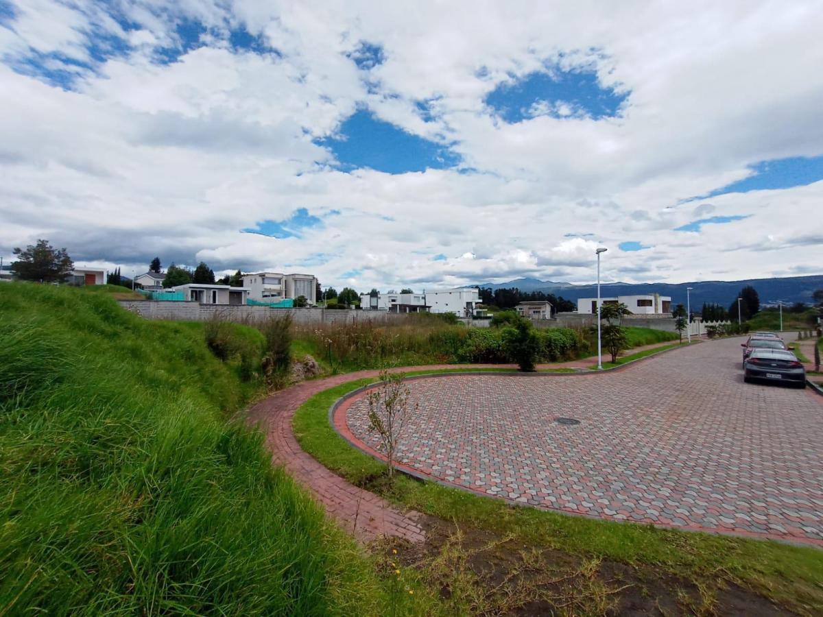 Vendo Terreno Plano 927,31 m² - $111.900 Urb. Navarra II Sector El Colibrí - Valle de Los Chillos — imagen 10