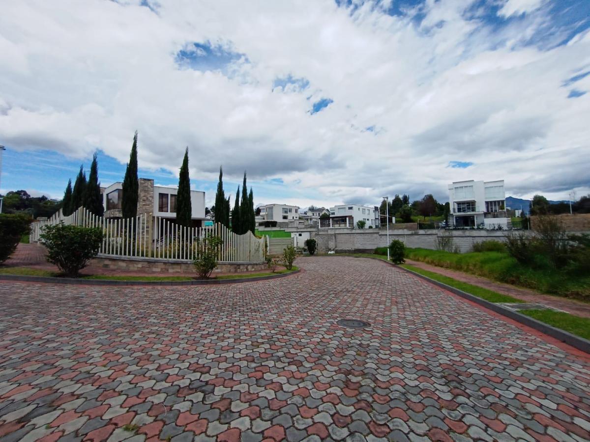 Vendo Terreno Plano 927,31 m² - $111.900 Urb. Navarra II Sector El Colibrí - Valle de Los Chillos — imagen 7