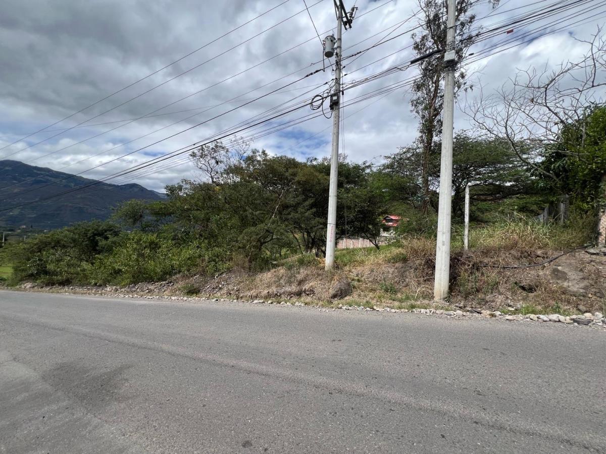 Hermosa Terreno Esquinero 1813 m² de Oportunidad en Venta - Yunguilla, Azuay — imagen 9