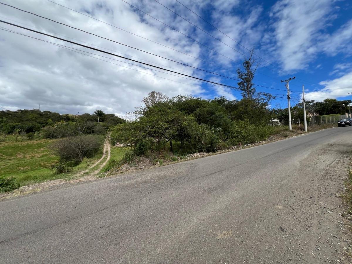 Hermosa Terreno Esquinero 1813 m² de Oportunidad en Venta - Yunguilla, Azuay — imagen 8