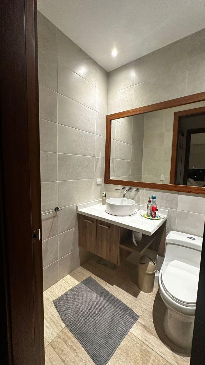 Se Vende Departamento en Cumbaya con Hermosa Vista — imagen 9