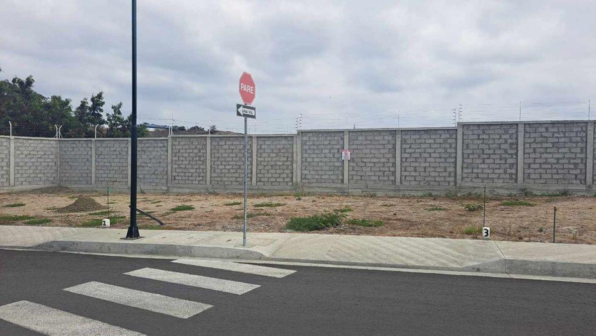 Terreno de Venta Dentro de Urbanización en Manta, Manabí — imagen 2