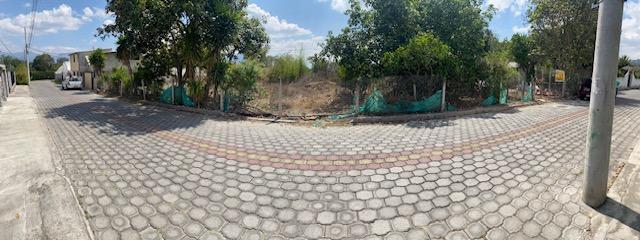 Lindo Terreno Plano en San Pedro de Nayon — imagen 2