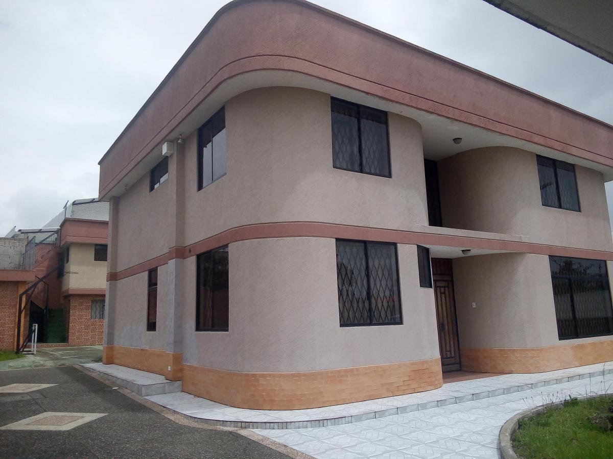 Casa en Venta, Amplia, 604 m de Terreno, Sector Calderón — imagen 4