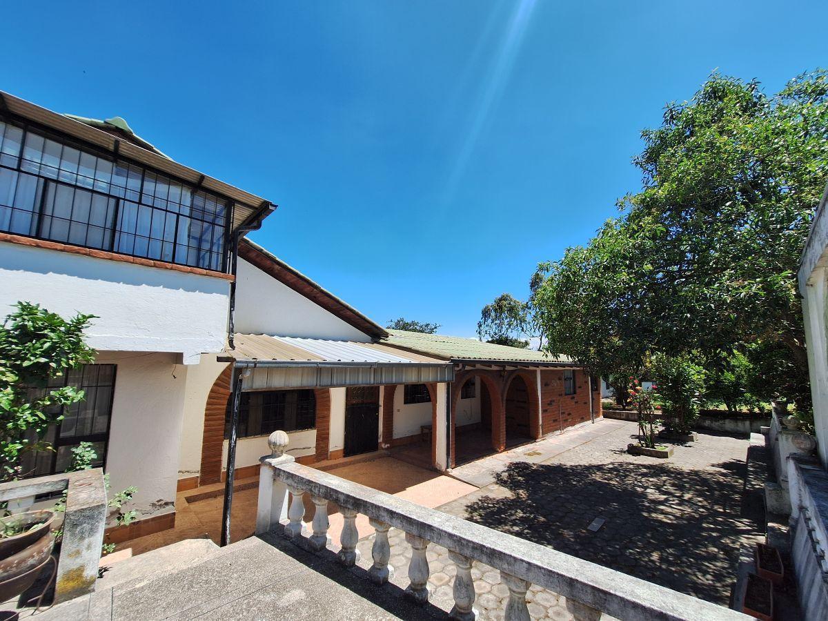 Terreno con 19353 m² en Venta en Yaruqui, Ideal Para Inversión — imagen 2