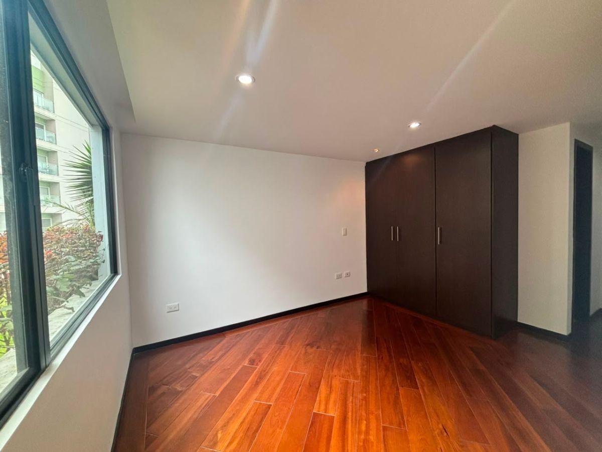 Venta Departamento Edificio Bosque Real — imagen 3