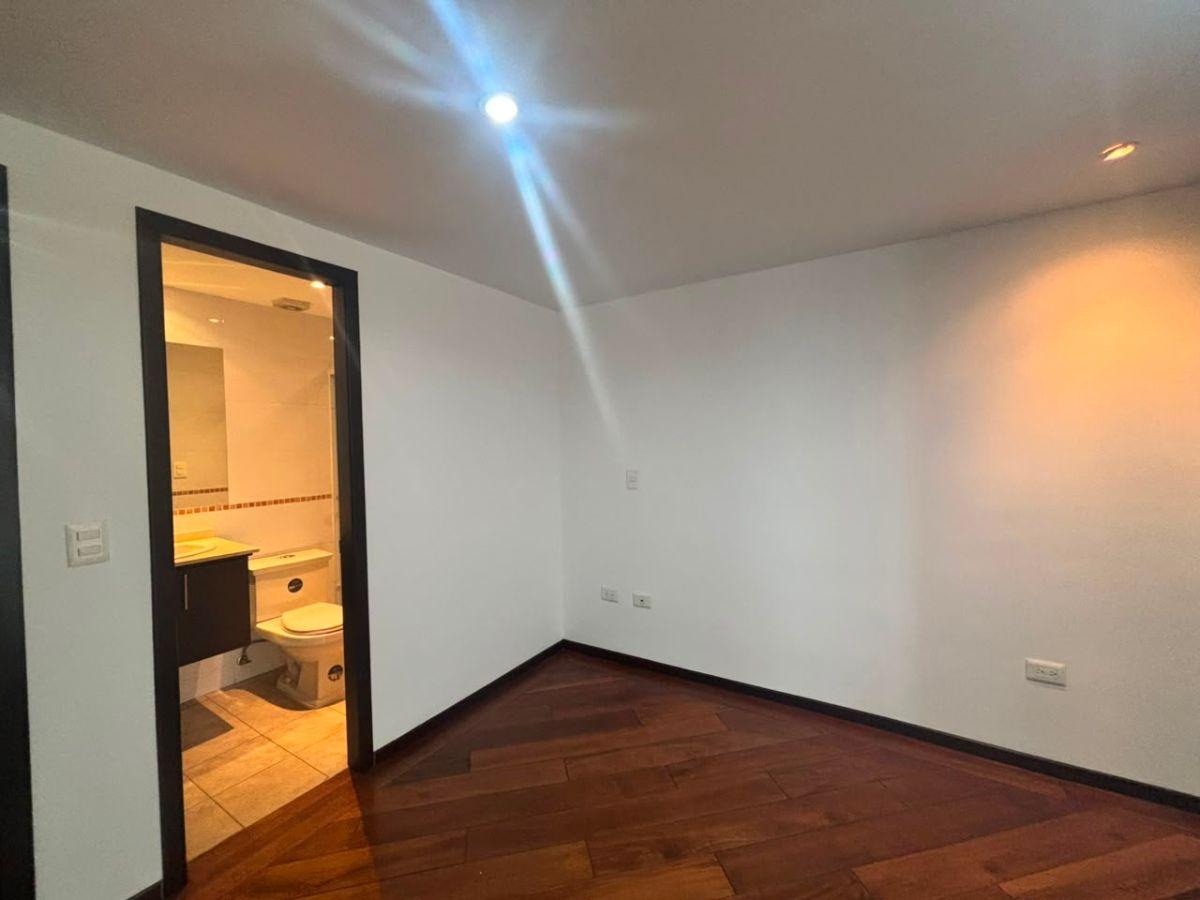 Venta Departamento Edificio Bosque Real — imagen 2