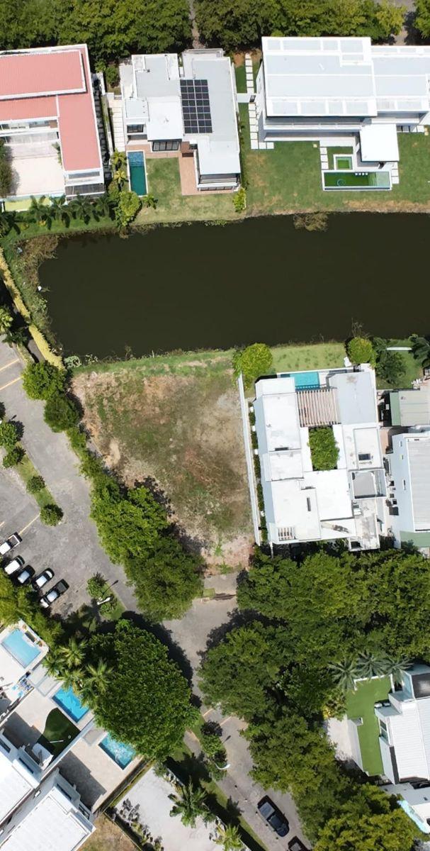 Blue Bay - Terreno Esquinero con Vista Al Lago en Venta - Isla Mocoli, Guayas — imagen 9