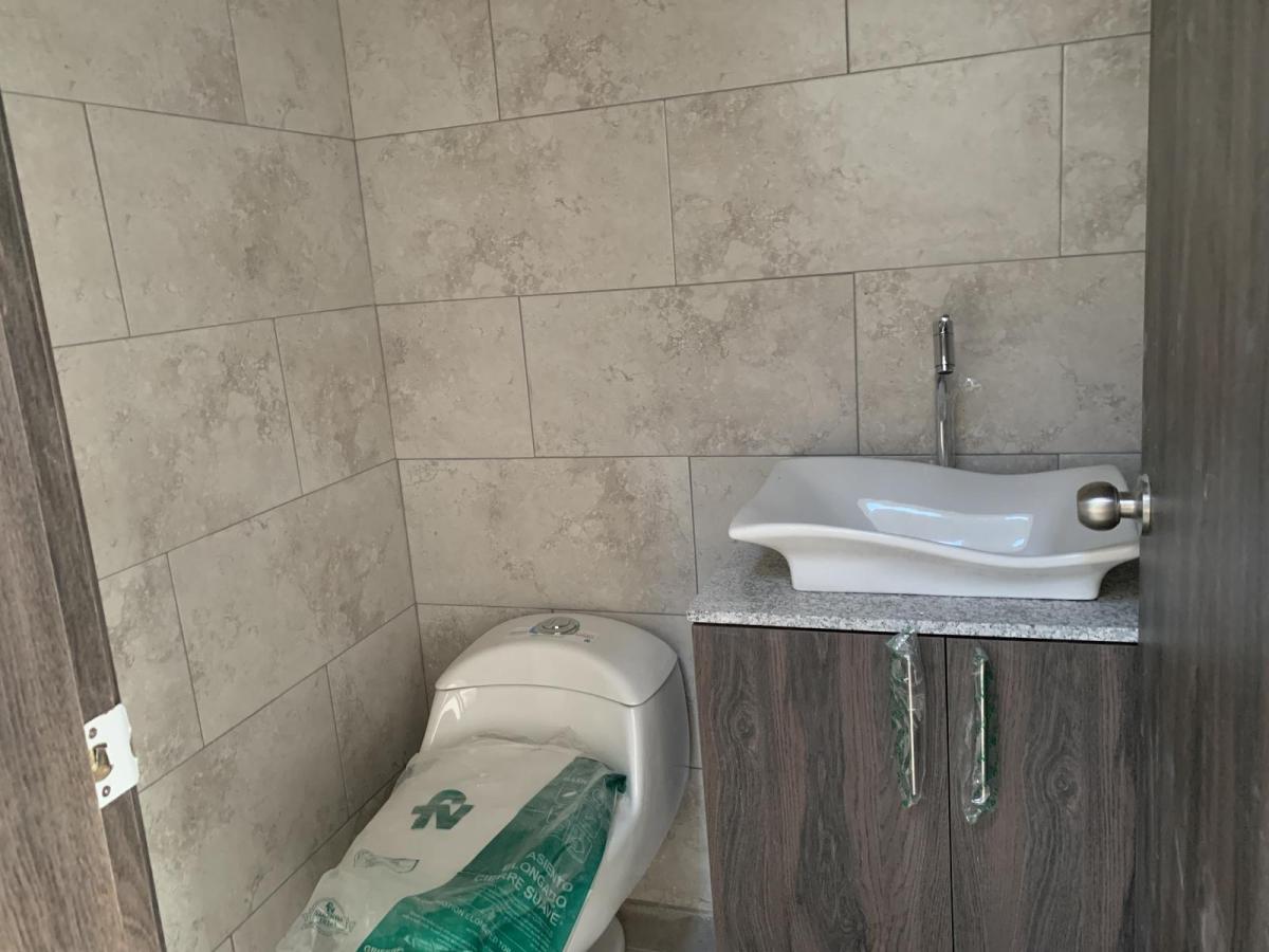 Casa en Venta en Urb. Porton del Rio de Estreno con 4 Habitaciones, Guayas — imagen 5