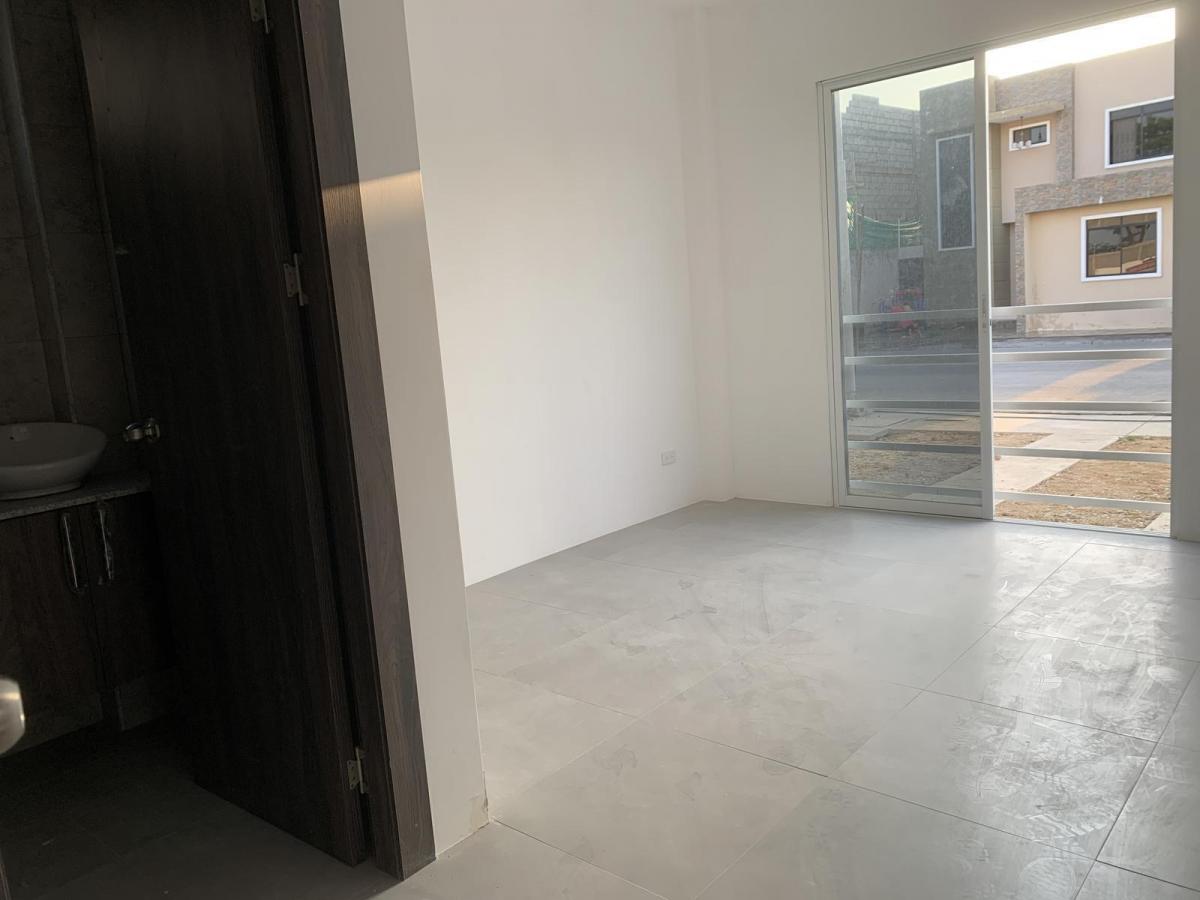 Casa en Venta en Urb. Porton del Rio de Estreno con 4 Habitaciones, Guayas — imagen 4