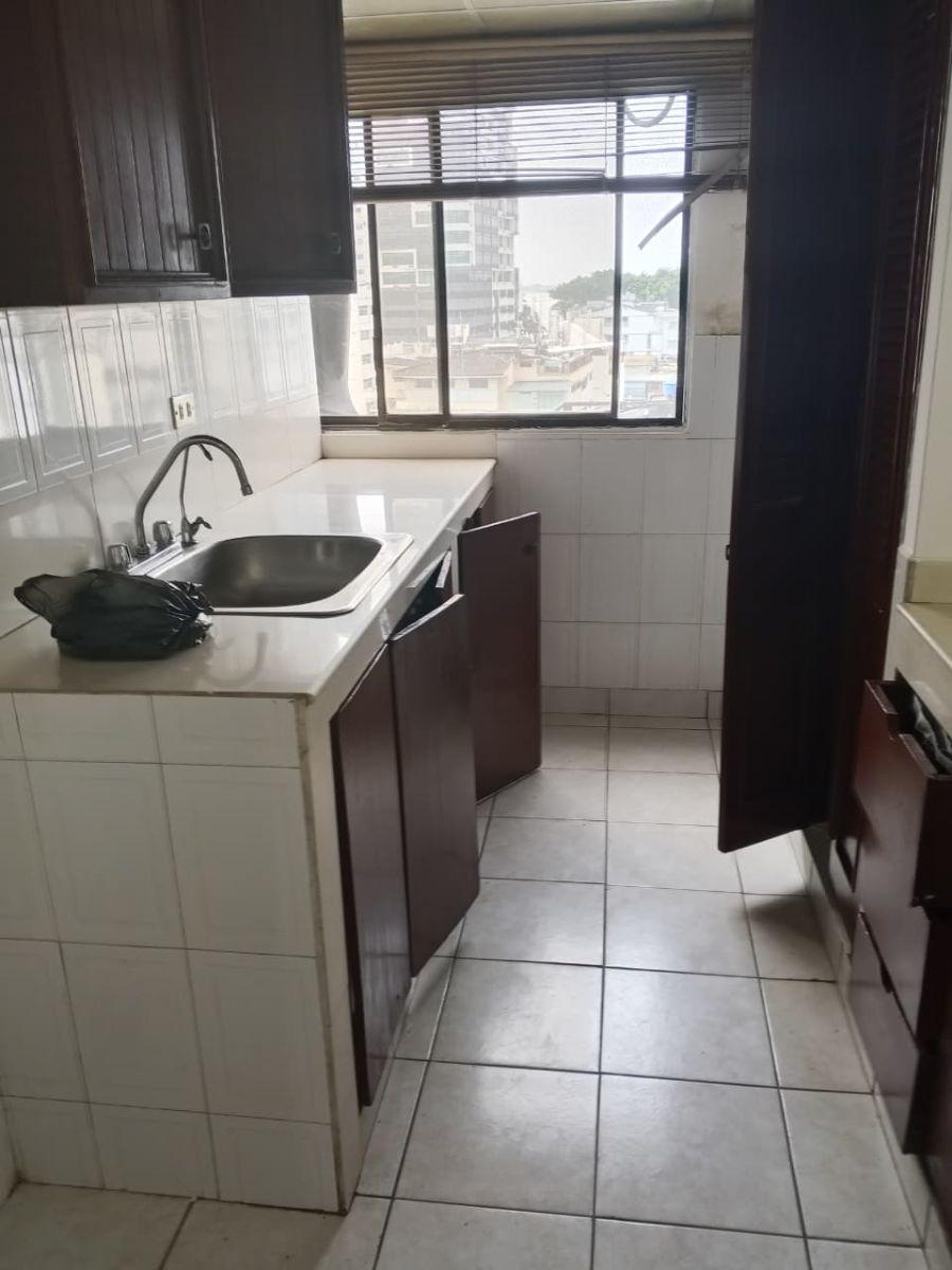 Centro Calles Mendiburo / Cordova "Vendo Dpto.", Guayas — imagen 3