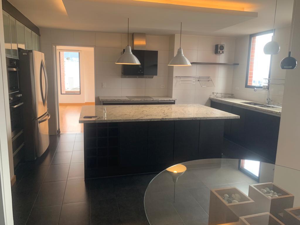 Lindo y Amplio Departamento de Venta o Renta González Suárez — imagen 9