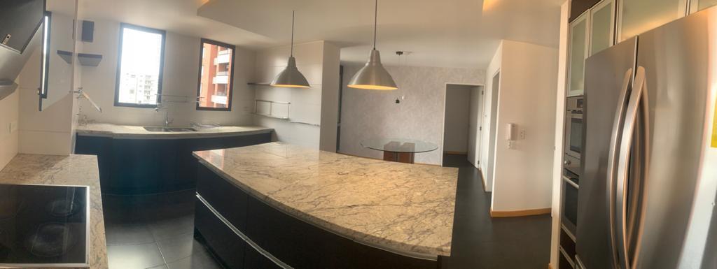 Lindo y Amplio Departamento de Venta o Renta González Suárez — imagen 3