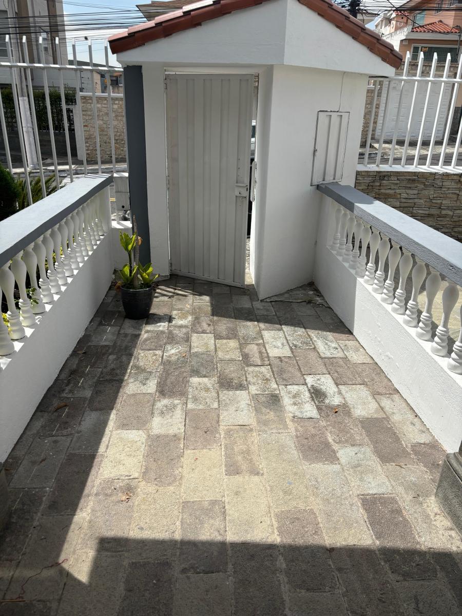 Vendo Linda Casa Independiente El Condado, 3 Dorm., $235 Mil Dolares — imagen 9