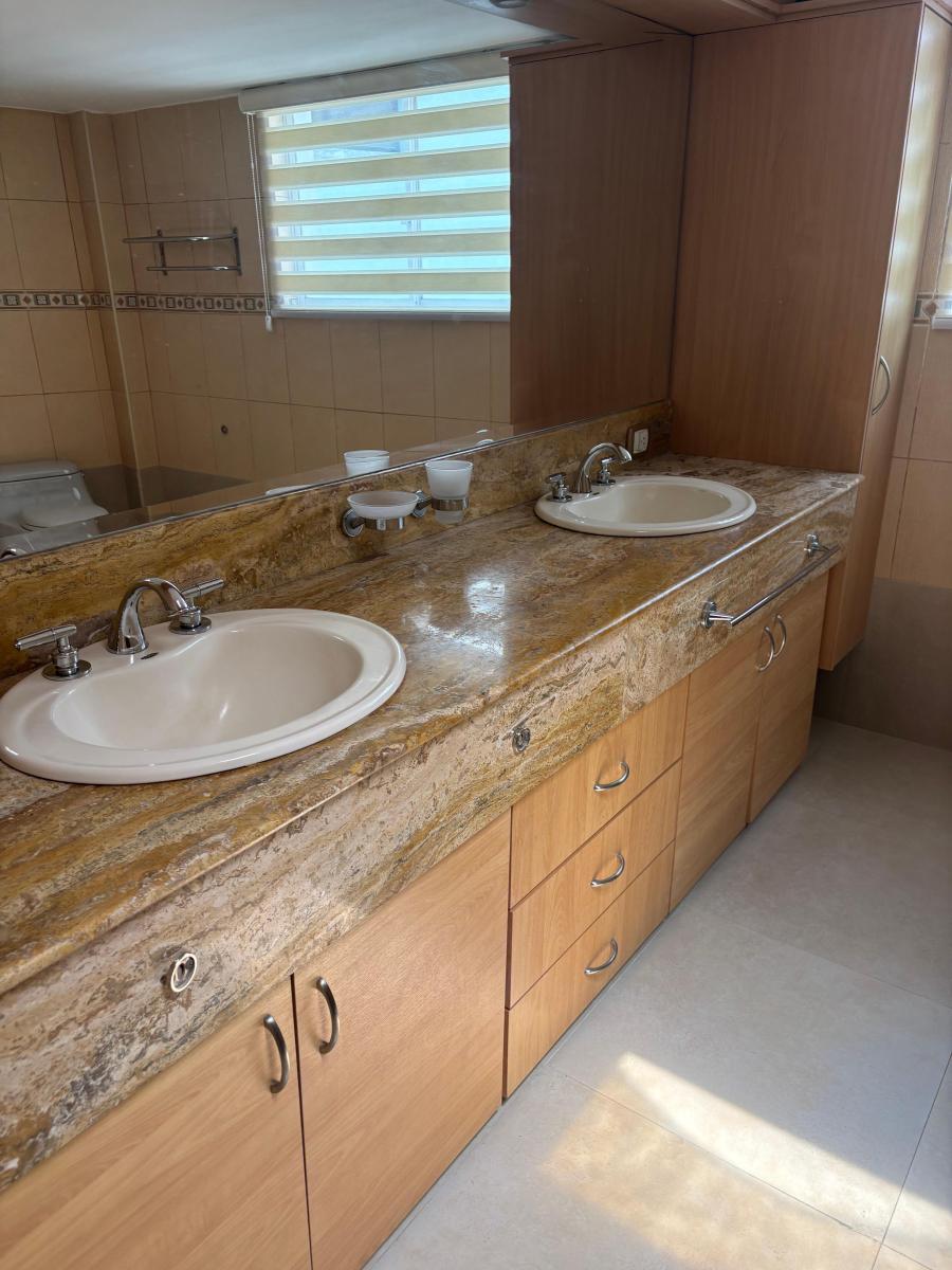 Vendo Linda Casa Independiente El Condado, 3 Dorm., $235 Mil Dolares — imagen 7