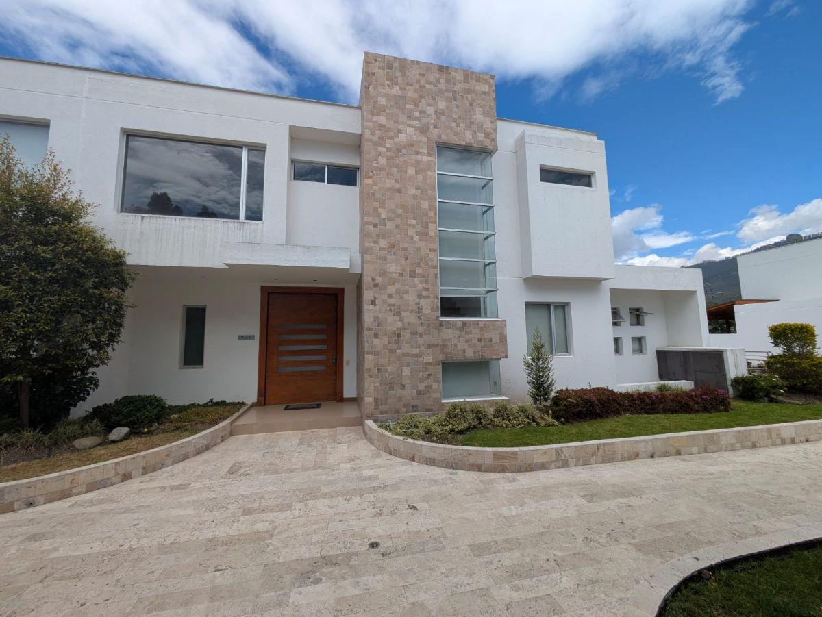 Hermosa Casa de Venta en San Patricio — imagen 9