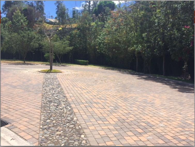 Cumbaya Lote de Venta en Urbanizacion Privada Hermosa Vista Sector Colegio Menor — imagen 4