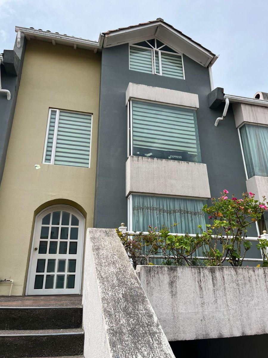 Vendo Casa en Conjunto Carcelén Cerca Al Hospital - Oportunidad — imagen 9