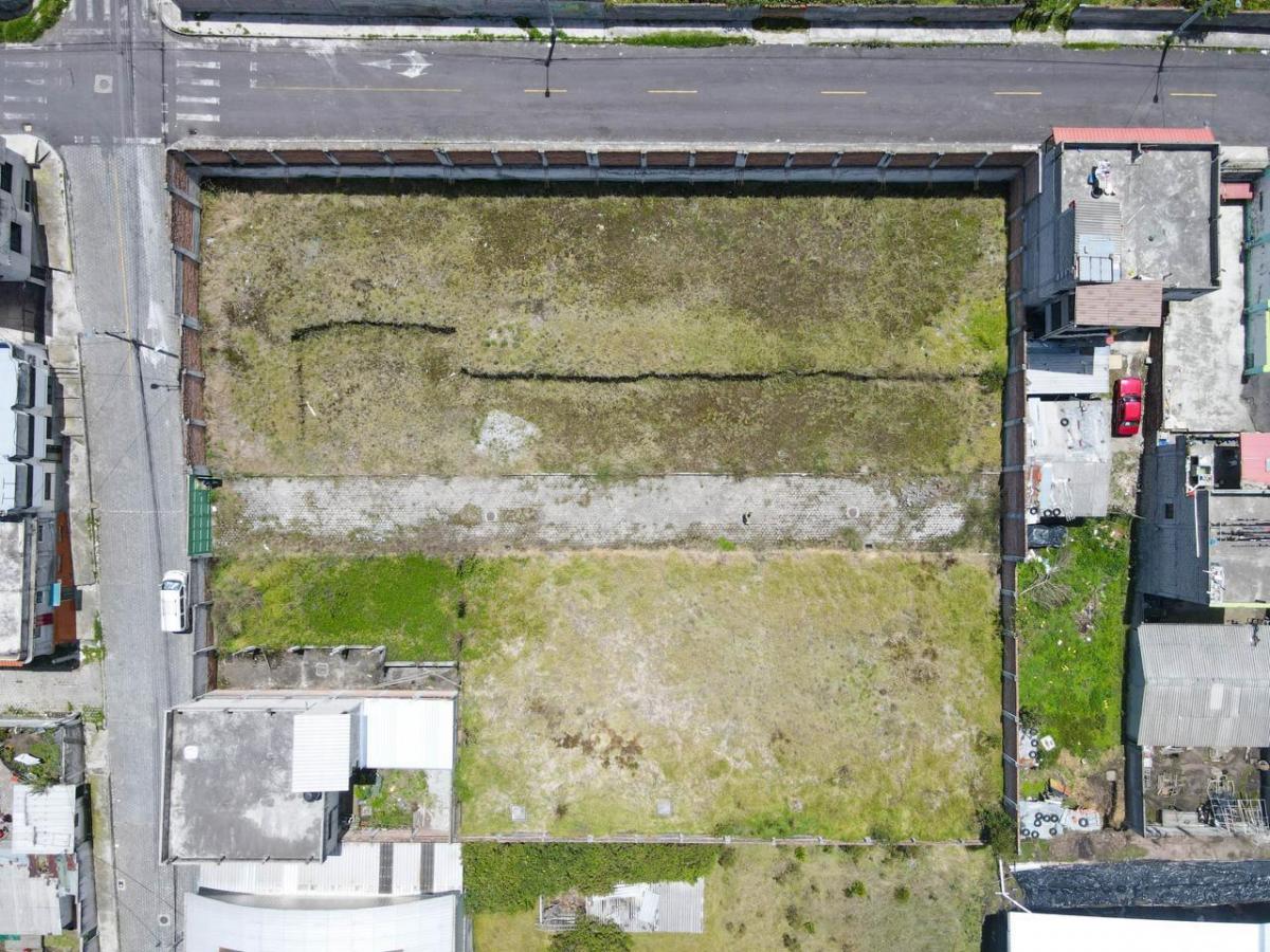 Espacio, Ubicación y Proyección: Terreno Único a Pasos de La Av Simón Bolívar — imagen 7