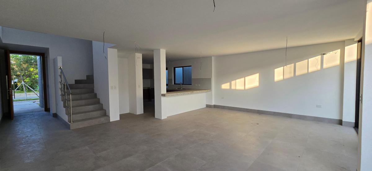 Vendo Moderna Casa en Urbanización Privada La Costa Samborondón, Guayas — imagen 10