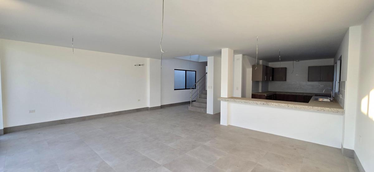 Vendo Moderna Casa en Urbanización Privada La Costa Samborondón, Guayas — imagen 9