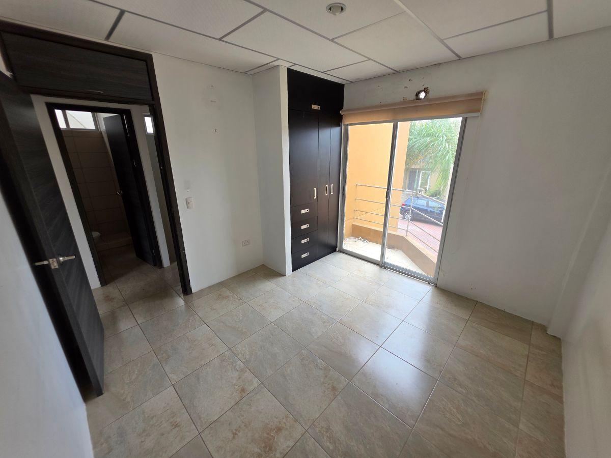 Casa en Venta 4 Dorm. - La Joya - Sector Aurora Daule, Guayas — imagen 4