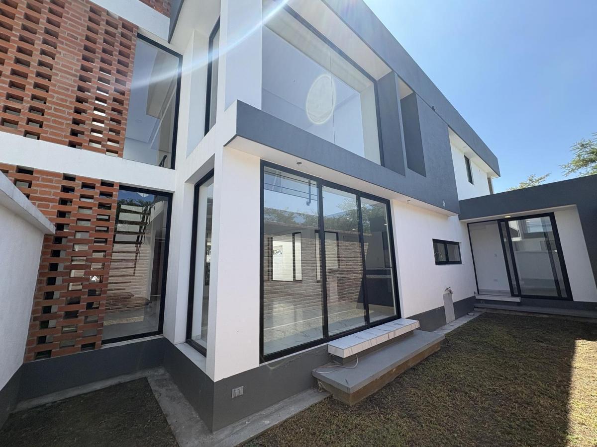 Venta Casa Dentro de Urbanización en Santa Rosa Nayon — imagen 9